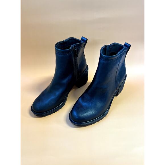 Zodiac Greyson Lug-Sole Bootie Boots Faux Leather Black Women's Size 7 US 37 EUR - Picture 2 of 7